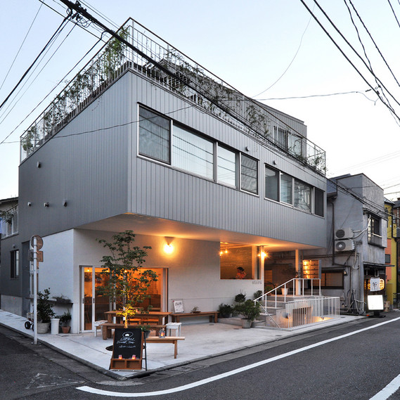 Apartments with a Small Restaurant, Tokio, 2014 Naka Architects’ Studio © Naka Architects’ Studio