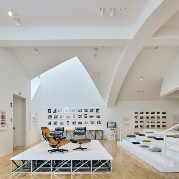 Installationsansicht Vitra Design Museum »Charles & Ray Eames. The Power of Design«, 2017, Foto: Mark Niedermann